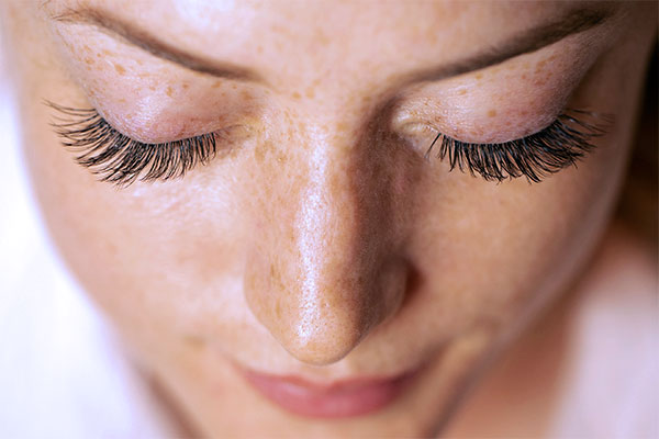 Lindas Glow Full Set of Classic Eyelash Extensions